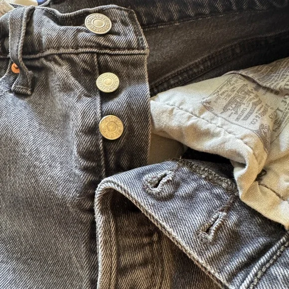 Levi's Premium 501 Washed Black Button Fly Distressed Skinny Jeans 26/28 - Picture 12 of 15